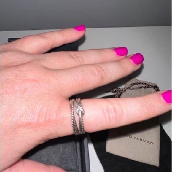 David Yurman - X Crossover Band Ring in Sterling Silver with Pavé Diamonds. - Picture 4 of 8